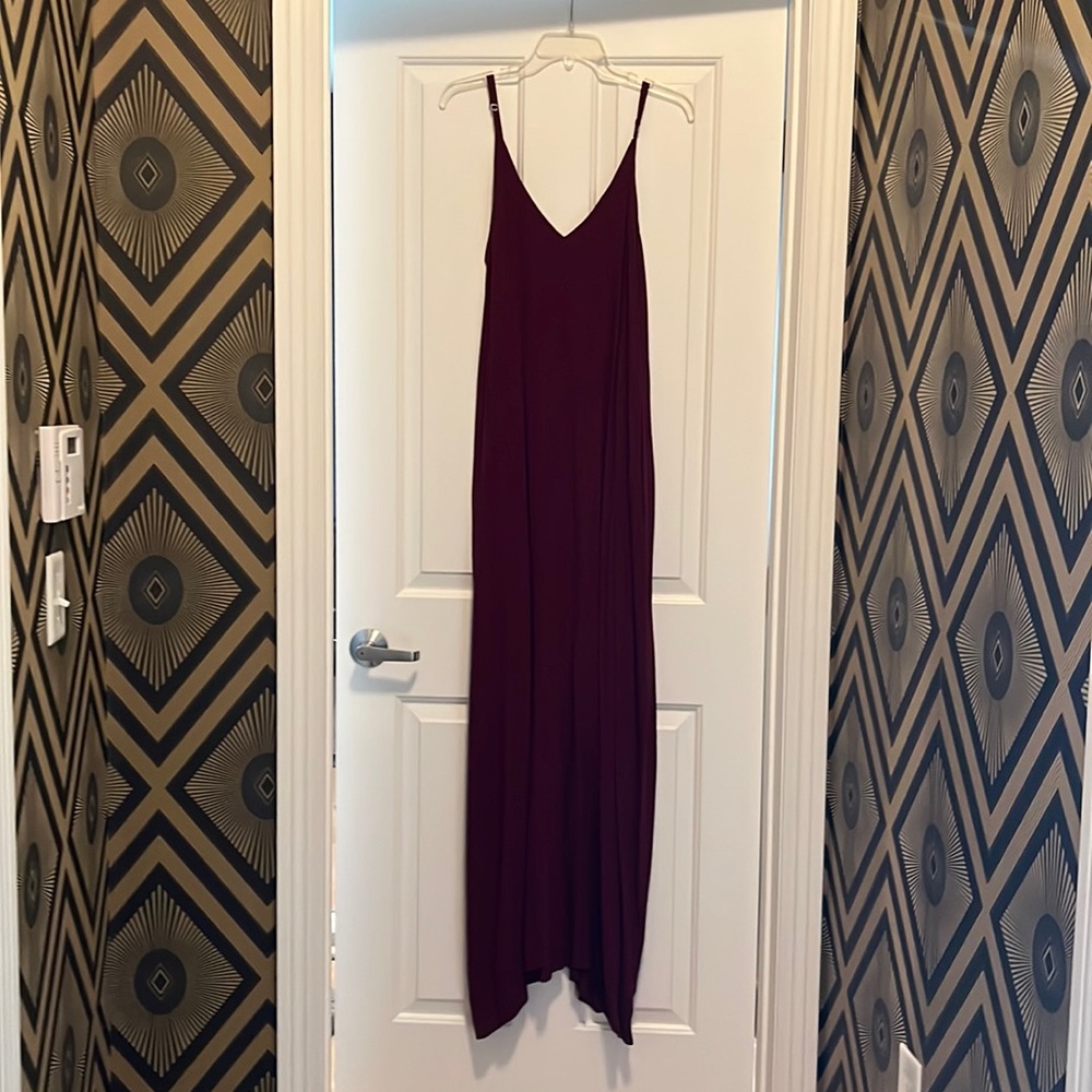 Lulus burgundy maxi dress